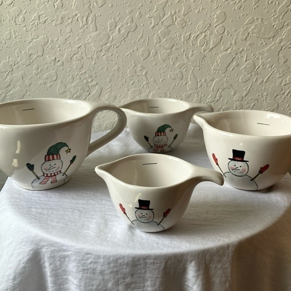 Rae Dunn: Snowmen Ceramic measuring cups- set of 4- nesting- Holiday/Christmas - Picture 1 of 16